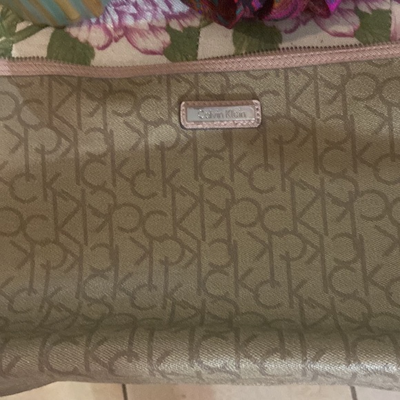 Calvin Klein Makeup Bag - Picture 5 of 6